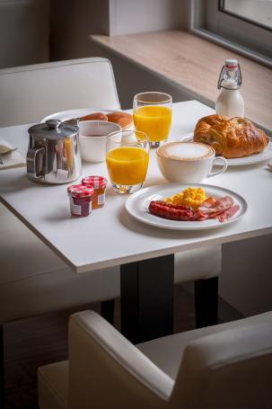 Hotel Le B d'Arcachon - breakfast